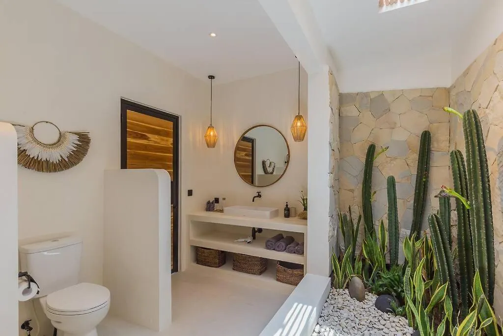 Villa Kiara Our Paradise In Seminyak 5 Bedrooms 12M Private Pool  Seminyak (Bali)